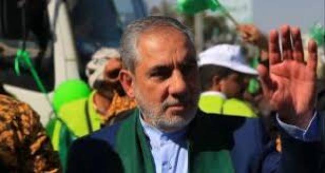 شاهد رئيس حكومة المتمردين الحوثيين يتباكى على حسن ايرلو 