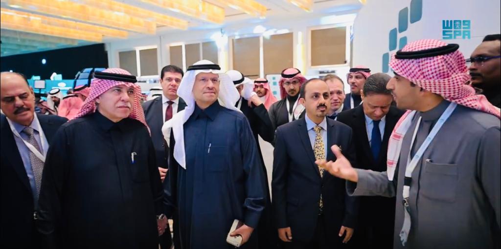 وزير الإعلام يشارك بفعاليات المنتدى السعودي للإعلام في الرياض