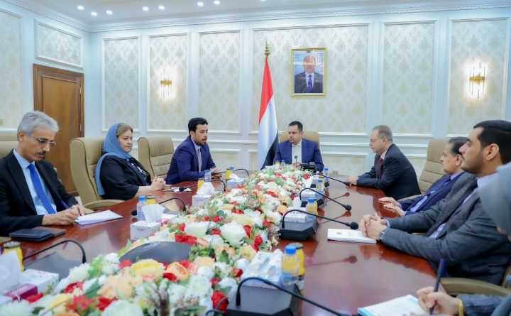 رئيس الحكومة الدكتور معين عبدالملك يلتقي رئاسة هيئة التشاور والمصالحة في عدن