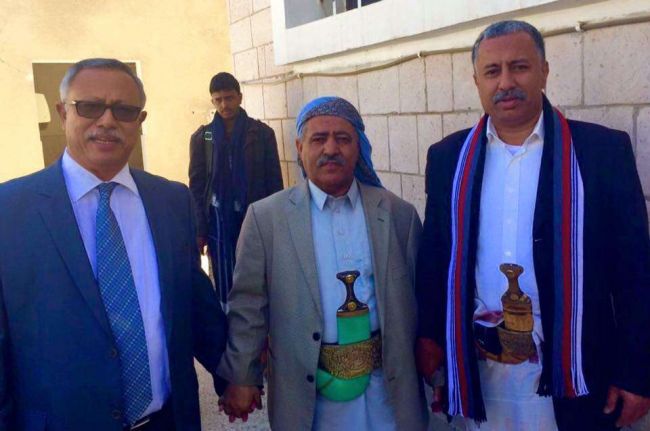 الحوثي يضع كشوفات باسماء قيادات سياسية وعسكرية ويمنع سفرها ويطالب بالقبض عليها 