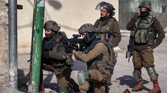 وسط أجواء حزينة.. قوات الاحتلال الاسرائلي تقتل 3 فلسطينيين