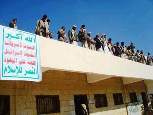 بعد قرار فصل الطلاب عن الطالبات.. قيادي في المليشيا الحوثية يثير الجدل بتوجيه للتعليم العالي وجامعة صنعاء! 