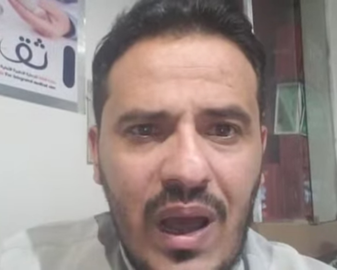 طبيب يمني يخرج عن صمته ويكشف سلسلة انتهاكات وممارسات قمعية تعرض لها من قبل مليشيا الحوثي في صنعاء