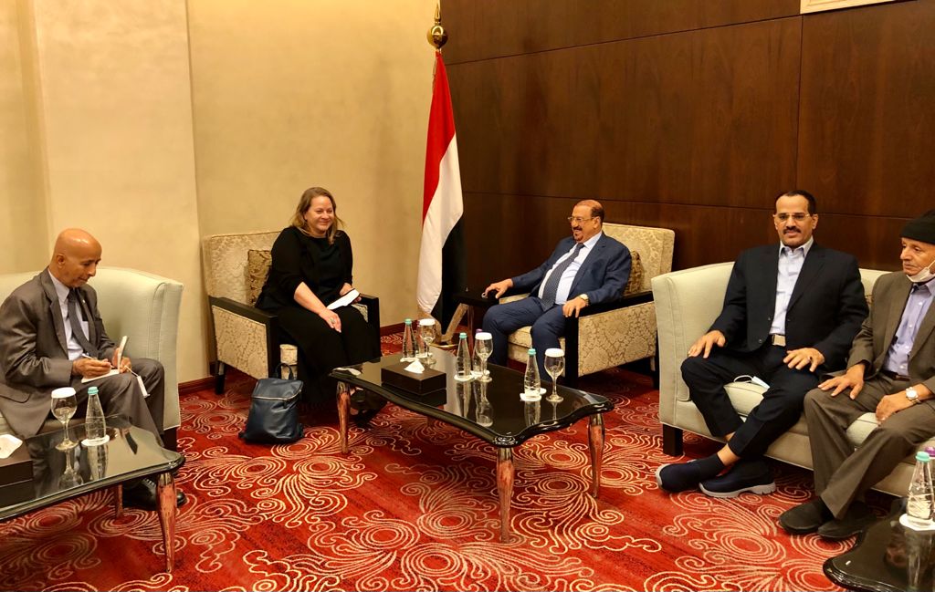 رئيس مجلس النواب يلتقي القائم بأعمال السفير الأمريكي لدى اليمن (تفاصيل مادار بينهم)