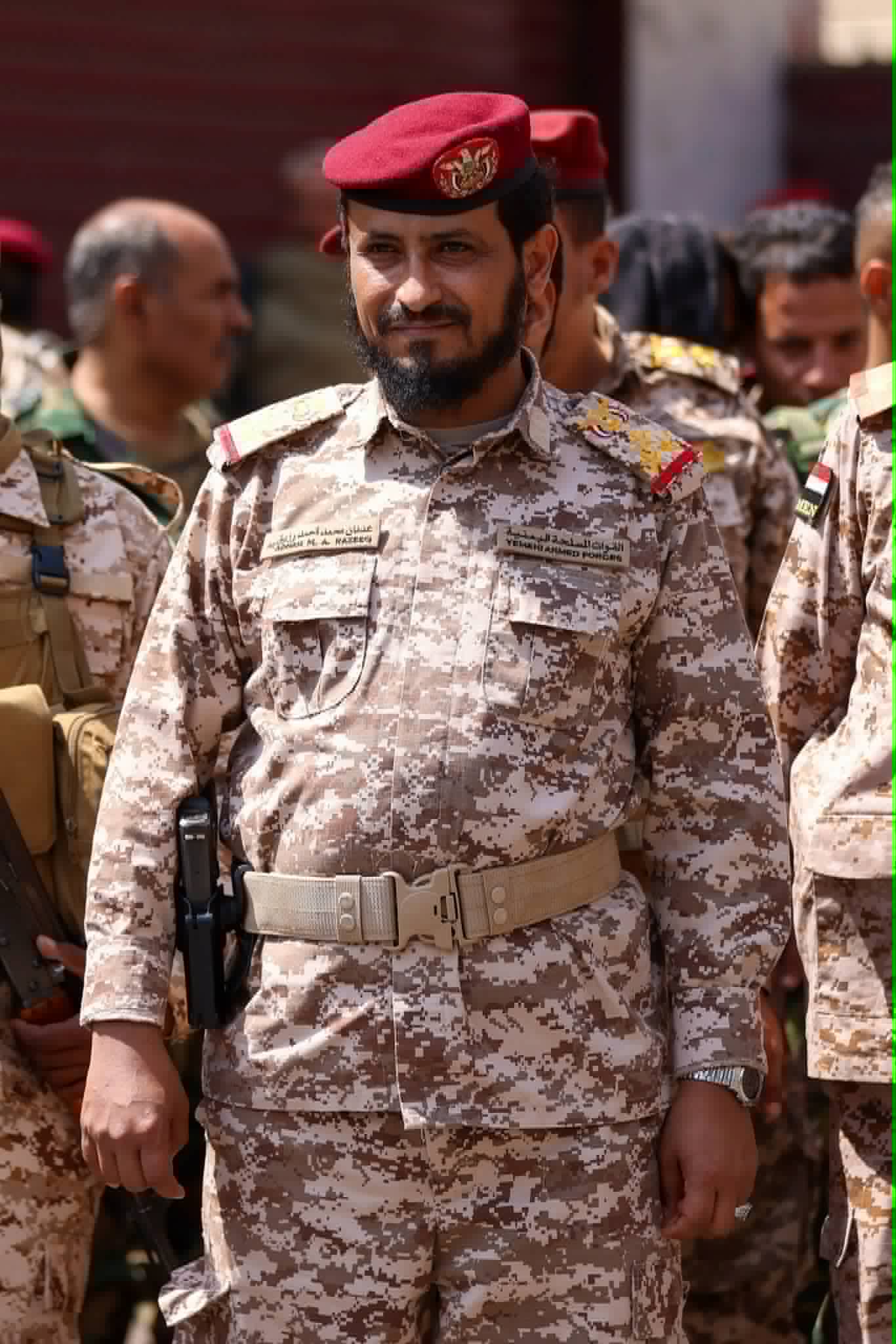 نجاة العميد عدنان رزيق من محاولة اغتيال في تعز واستشهاد واصابة عدد من مرافقيه