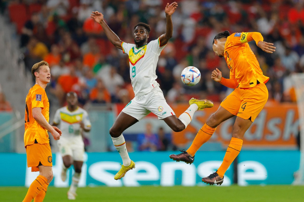 تابع ... منتخب هولندا يتجاوز نظيره السنغالي بثنائية نظيفة في كأس العالم