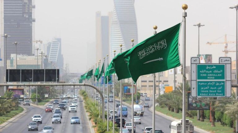 تحركات عاجلة في السعودية لوضع اللمسات النهائية على مسودة اتفاق يمني جديد