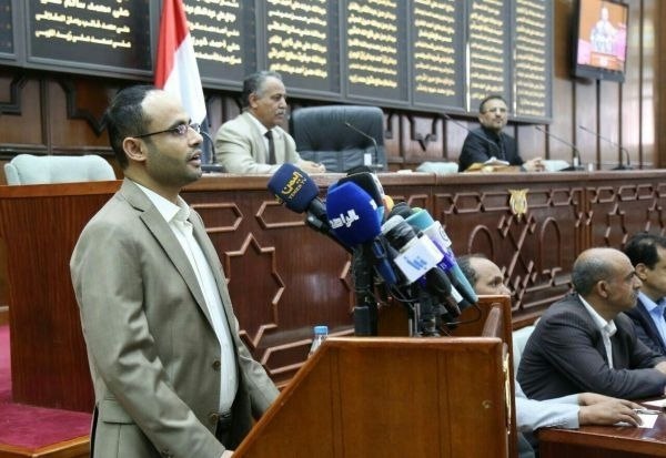 أخطر قرار في التاريخ .. قانون يخوّل الحوثيين بالاستحواذ على كل أموال الناس بالبنوك! (تابع)