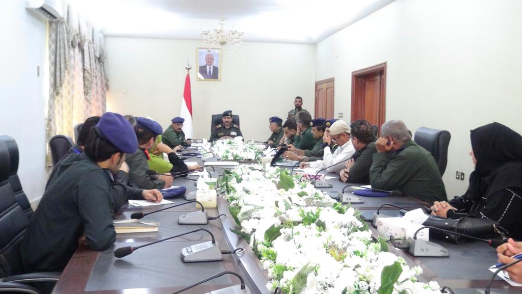 الوزير حيدان يترأس اجتماعاً موسعاً بمدراء عموم الوزارة والوحدات الأمنية بعدن