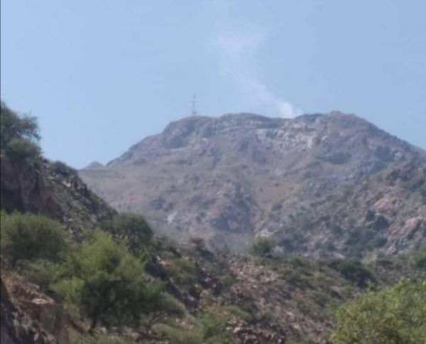 أبين.. مليشيا الحوثي تزلزل جبال الكور بعبوات ناسفة بهدف حفر خنادق