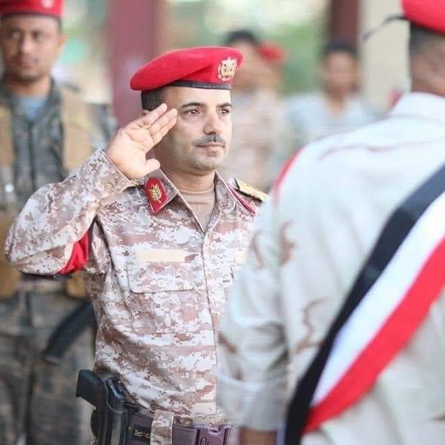 قائد الشرطة العسكرية بتعز ينفي صدور أي قرار بإقالته ويكذب ما نشره ناطق المحور