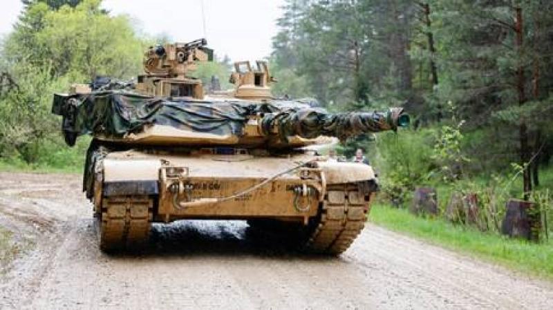 الرئيس الأمريكي يعلن وصول دبابات فريدة من نوعها إلى أوكرانيا بهذا الموعد!