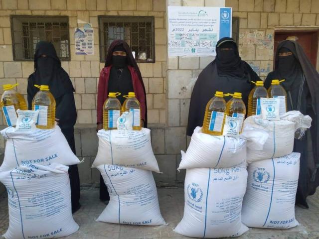 نقص التمويل يضرب الفقراء في اليمن.. نصف المستفيدين يفقدون المساعدات الغذائية