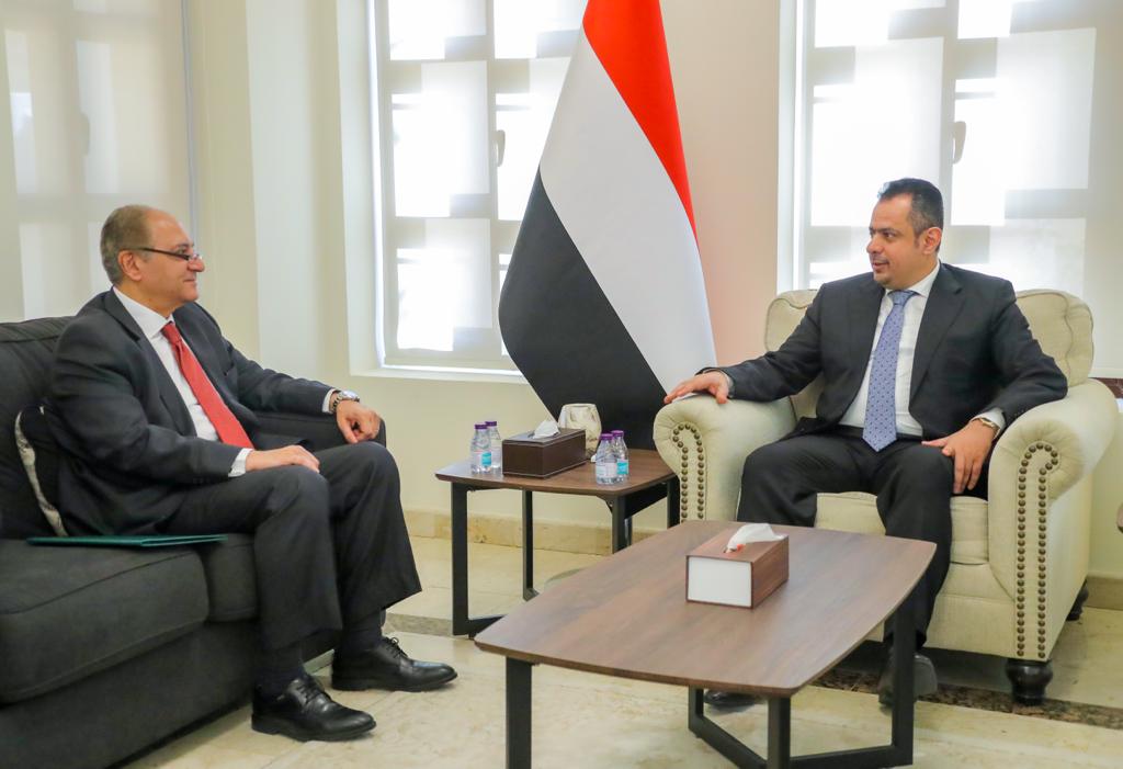 معين عبد الملك يستقبل السفير المصري لدى اليمن