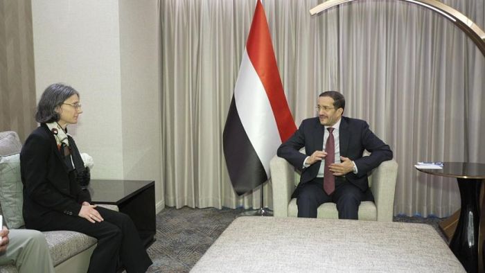 فرنسا تجدد دعمها للرقابة المالية ووحدة وسيادة اليمن