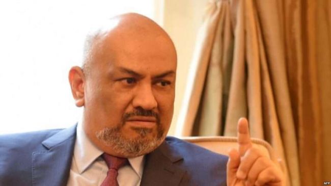 اليماني يكشف ضباط حوثيبن يسهلون مرور الأسلحة عبر هذا المنفذ