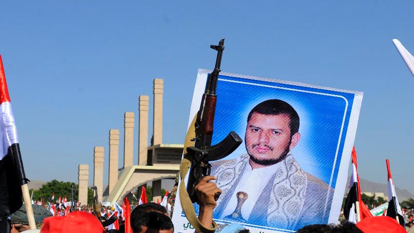 لمنع تصدير النفط.. زعيم مليشيا الحوثي يواصل تهديداته بالتصعيد!