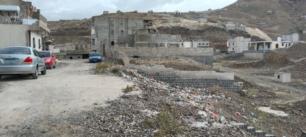 مليشيا الحوثي تنهب 50٪ من أراضي المواطنين بداعي الصالح العام