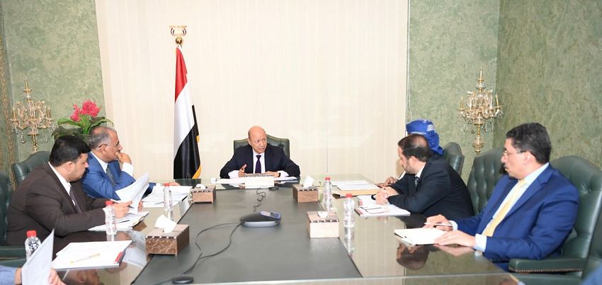 مجلس القيادة الرئاسي يدين جريمة المليشيات في تعز ويناقش اصلاحات لازمة لتعزيز مكافحة الارهاب في عدن