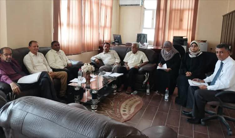 مناقشة آخر تحضيرات الملتقى العلمي الأول في كلية العلوم الإدارية بجامعة عدن