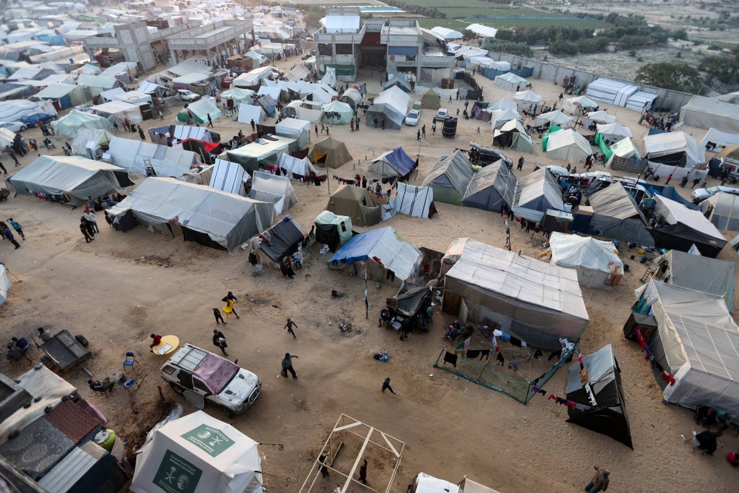 مصر تقيم مخيماً للنازحين في خان يونس لنحو 4000 شخص