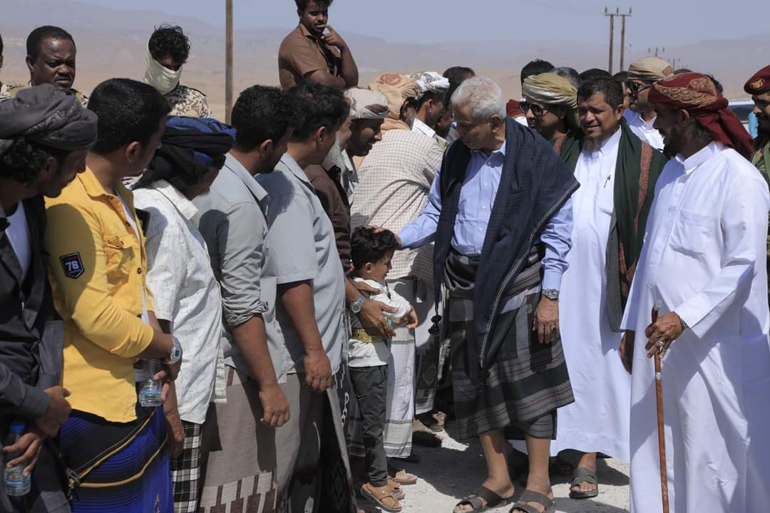 محافظ المهرة يطلع على أوضاع واحتياجات منطقة عتاب في سيحوت