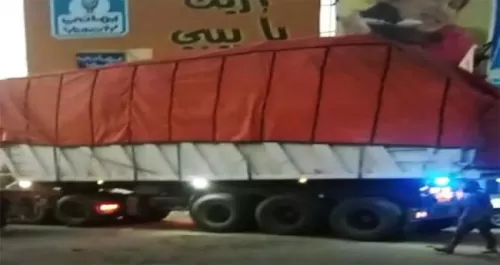 في هذه المحافظة الجنوبية. شاحنة ضخمة تحمل متفجرات كانت في طريقها للحوثيين وهذا مصيرها 