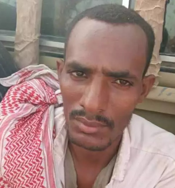 لاجئ افريقي يعتدي على نجل مسئول في الجوف  بفأس