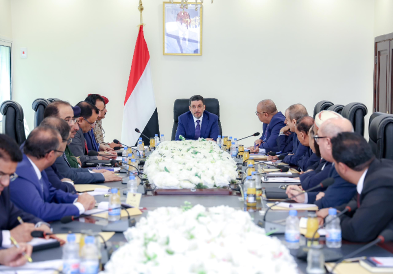 وزير يمني يؤكد رفض الحكومة اليمنية للمفاوضات مع الحوثيين إلا في هذه الحالة