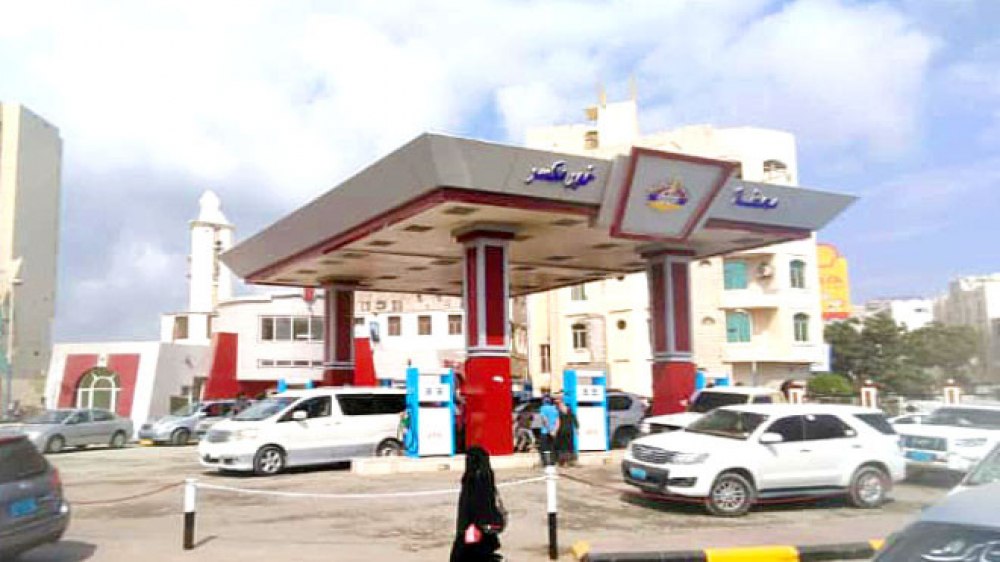 عدن تشهد ارتفاع جنوني في تسعيرة البنزين المحلي والمستورد