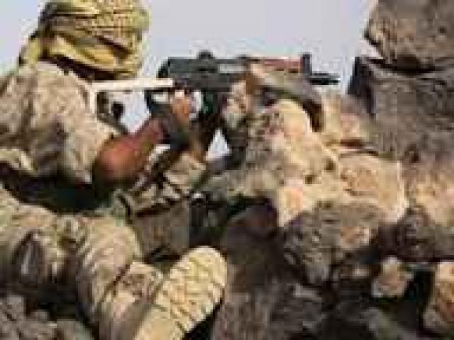 هزيمة جديدة للحوثيين .. الجيش يحكم السيطرة على أهم جبهة في مشارف المدينة والمليشيات تلوذ بالفرار (تفاصيل عاجلة)