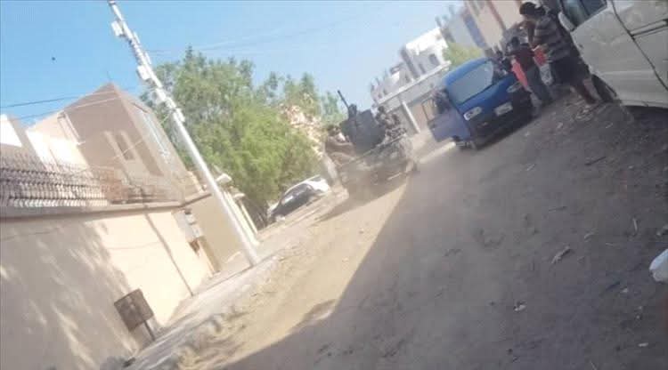 بعد اشتباكات مسلحة.. تسليم مبنى الهجرة والجوازات في عدن لقوات حرس المنشآت بتدخل رئاسي