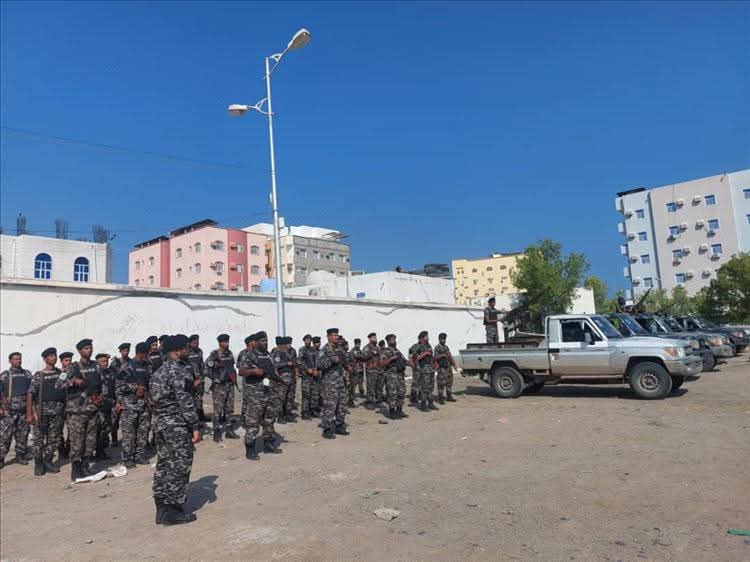 منتسبو وزارة الدفاع والداخلية يناشدون رئيس الوزراء بسرعة صرف مرتباتهم المتأخرة