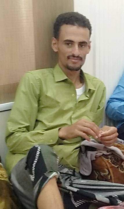 جثة الشهيد احمد المنصوب في ثلاجة المشفى بحضرموت منذ شهر واسرته تطالب بسرعة القبض على الجناة