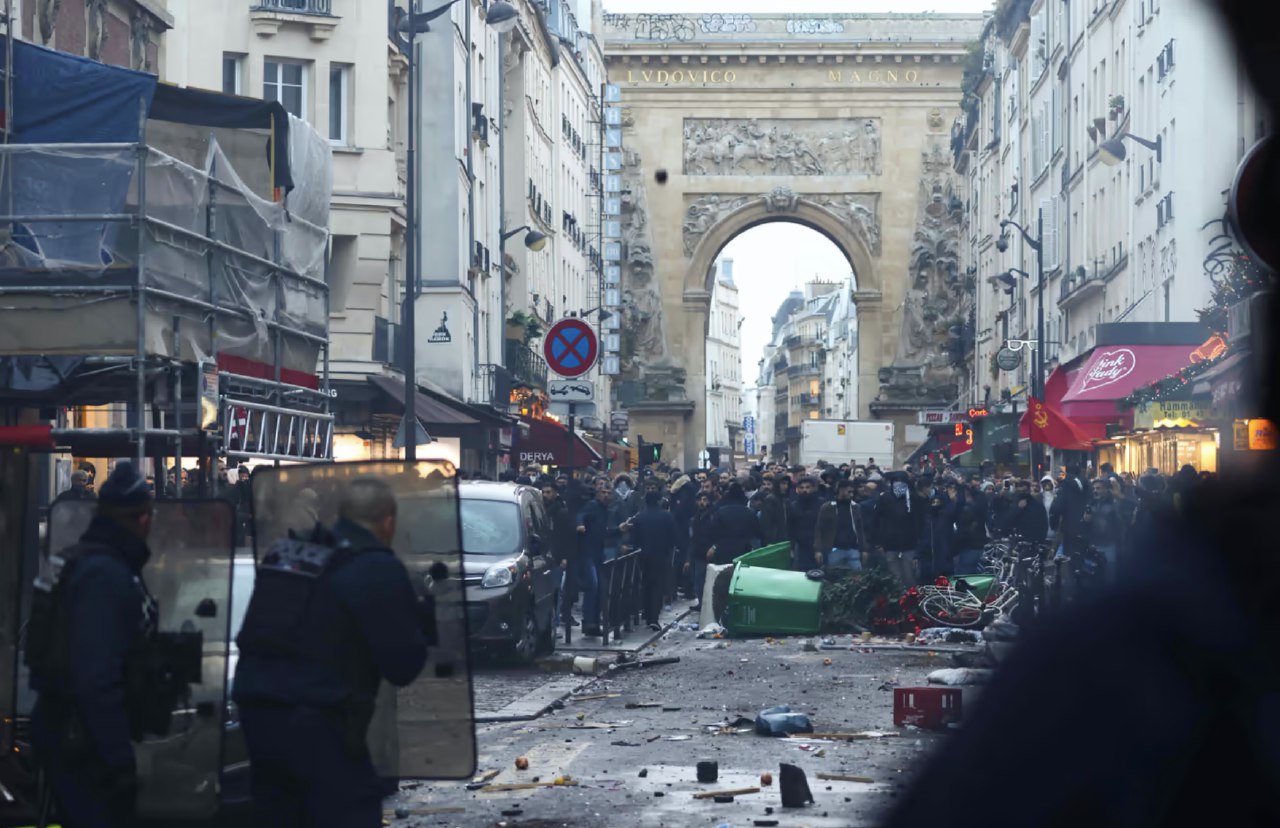 مواجهات عنيفة في باريس بين الشرطة الفرنسية ومتظاهرين أكراد 