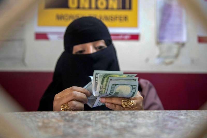 هبوط غير متوقع لأسعار صرف الريال اليمني مقابل العملات الأجنبية