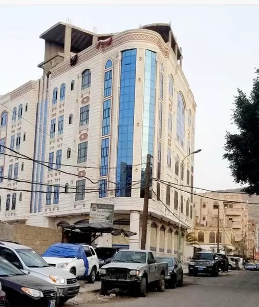 لاول مرة بتاريخ صنعاء ..بيع عمارة ضخمة بالعاصمة بسعر لايصدق 