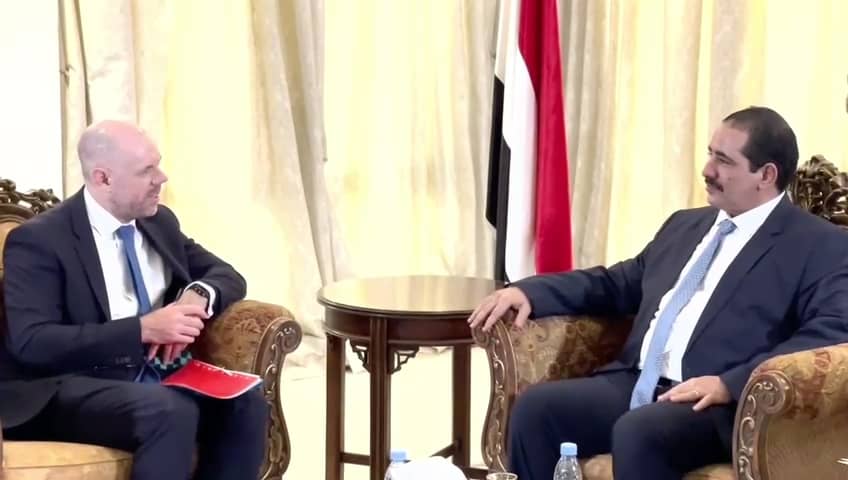 تفاصيل مباحثات يمنية-بريطانية حول مستجدات الأوضاع الأمنية في البلاد