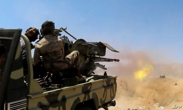 بمواجهات عنيفة بين الجيش والحوثيين .. سقوط قتلى وجرحى في هذه المدينة!