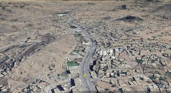 على امتداد نقاط الطريق.. مليشيا الحوثي تنهب ملايين الريالات من التجار والمواطنين 