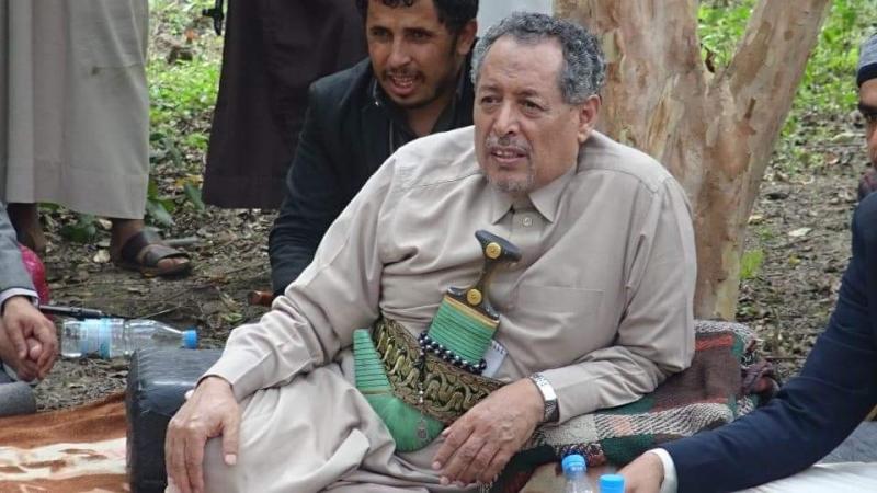 بعد تعرضه للابتزاز.. حوثي بارز يتبرأ من ابنه ويتهمه بأمر خطير ومفزع!