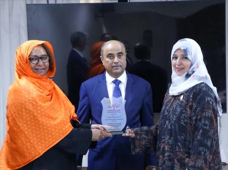 لإنتهاء فترة عمله في اليمن.. الجهاز المركزي للإحصاء يكرّم الممثل المقيم لصندوق الأمم المتحدة للسكان