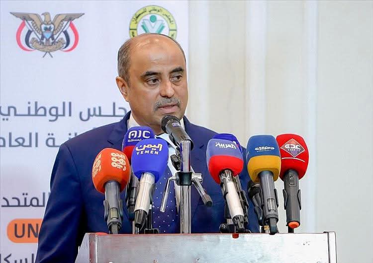 مطالبات بتكريم رئيس الوزراء تقديراً لجهوده في تحسين الأوضاع الاقتصادية والخدمية في "اليمن"
