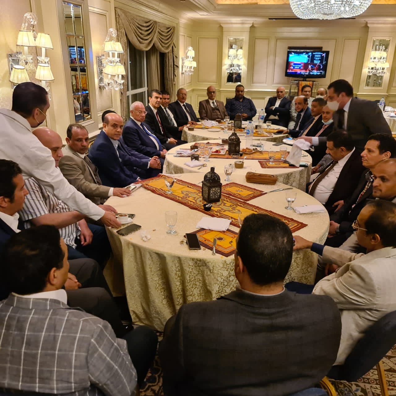 رئيس الغرفة التجارية بالجيزة يقيم مادبة افطار على شرف مجلس الاعمال اليمني بالقاهرة 