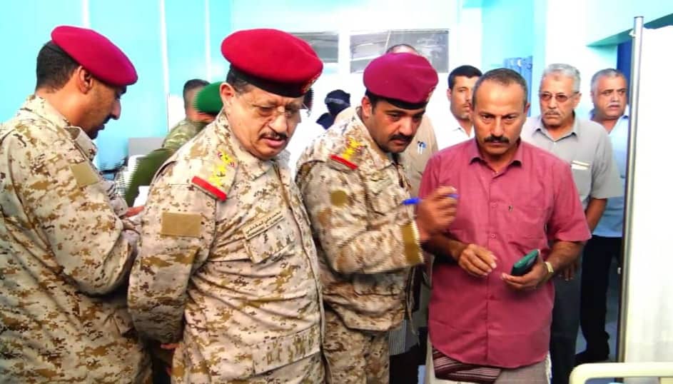 المقدشي يتفقد مستشفى باصهيب العسكري والقاعدة الإدارية بعدن