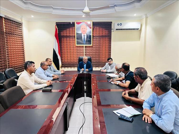 تفاصيل لقاء وزير المياه والبيئة بمحافظ أرخبيل سقطرى