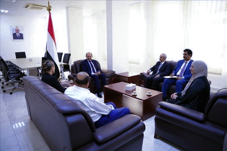 الوزير الزنداني يؤكد انتقال عمل ونشاط وزارة الخارجية إلى عدن بشكل نهائي