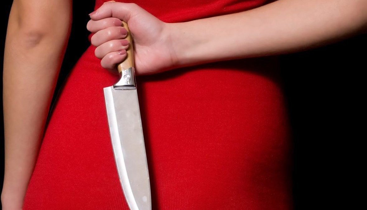 مواطن بذمار  ينهي حياة زوجته بـ20 طعنة في جريمة غامضة