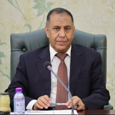 الاشول يوجه بإغلاق 3 مراكز تجارية مخالفة في عدن