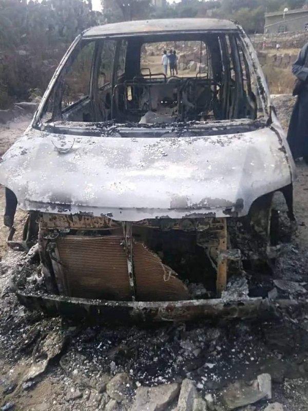 فوضى وغضب من الحوثيين .. إحراق سيارة مواطن في هذه المدينة (تفاصيل)